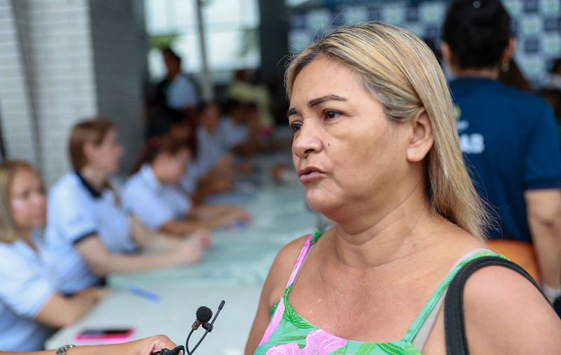 “Vou mudar a minha vida e a vida das minhas filhas” diz moradora retirada de área de alagamento