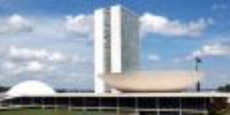 Deputados convocam audiência urgente para debater uso da IA nas eleições e preservação da democracia