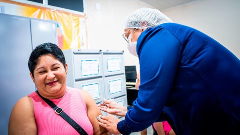 Ministério da Saúde monitora cenário de novas variantes da Covid-19 e orienta nova dose para públicos prioritários