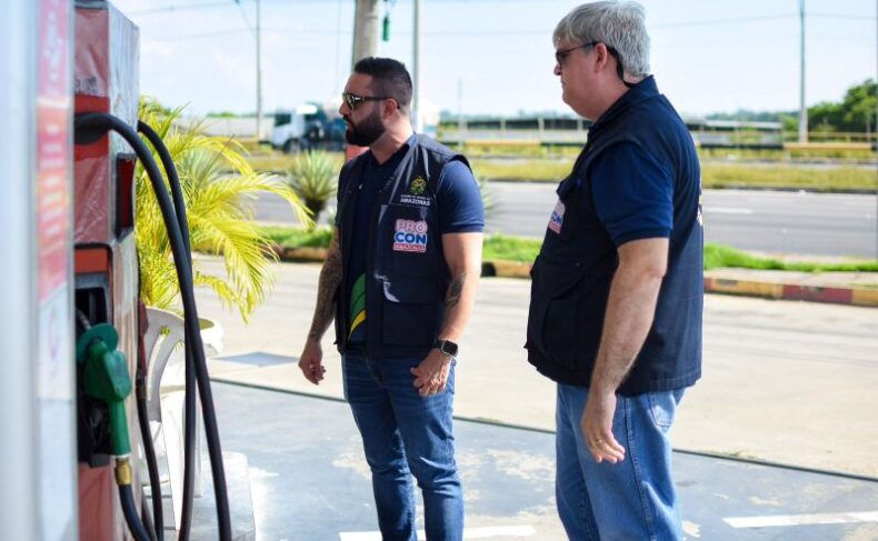 Procon-AM está nas ruas fiscalizando o aumento no preço da gasolina