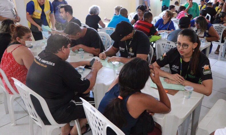 Governo monta operação de ajuda humanitária para atingidos por incêndio no Centro de Manaus