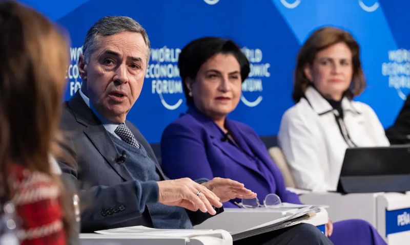 Em Davos, Barroso defende debate sobre drogas e soberania da Amazônia