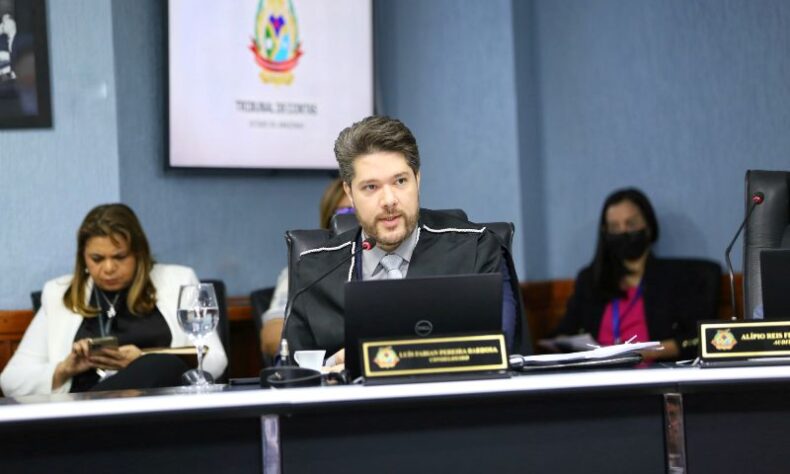 Em medida cautelar, conselheiro do TCE-AM suspende pregão para contratação de serviços de saúde da Prefeitura de Manaus