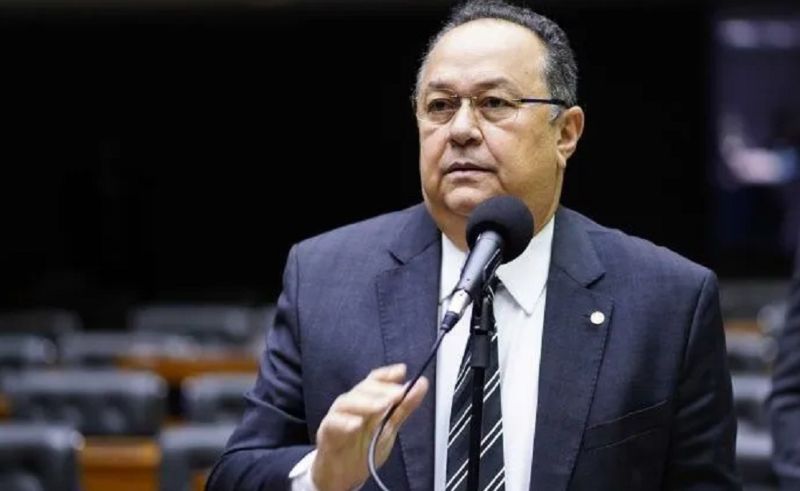 TRE-AM cassa mandato do deputado federal Silas Câmara e Adail Filho vai junto