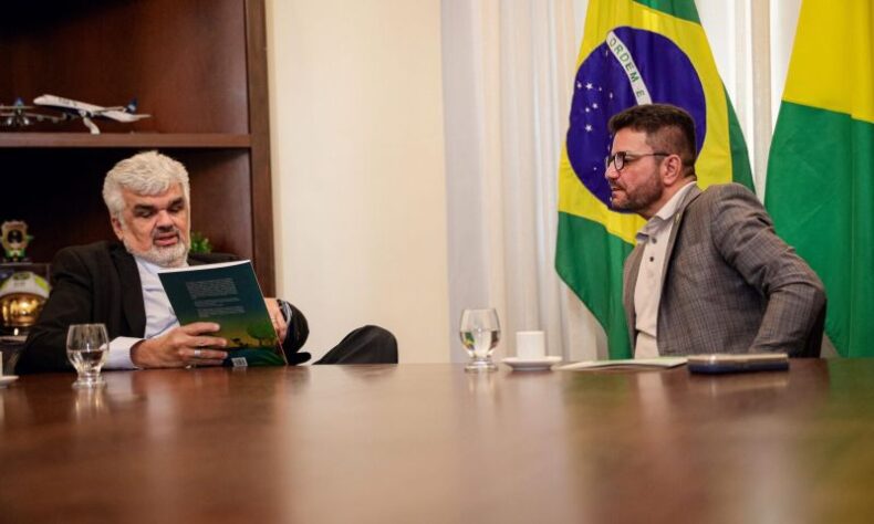 Conselheiro do TCE-AM reúne com o Governador do Acre sobre plano ambiental para a Amazônia