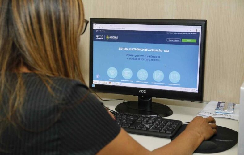 Educação de Jovens e Adultos: último dia das inscrições para o Provão Eletrônico