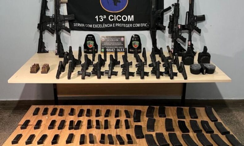 Arsenal com armas de grosso calibre é apreendido na zona Norte de Manaus
