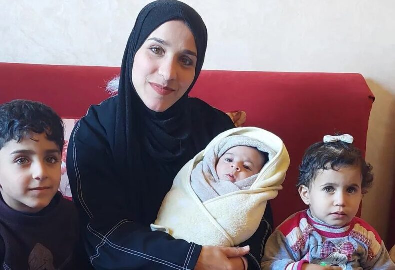Brasileira que deu à luz em Gaza recebe autorização para deixar território