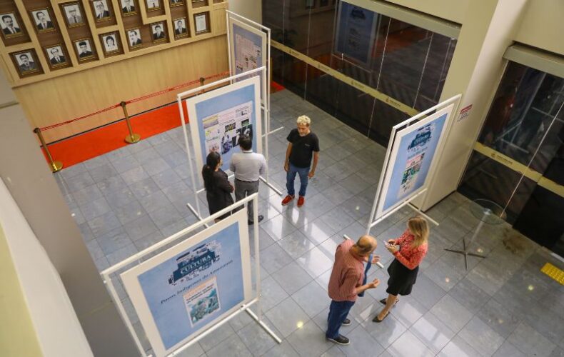 Exposição retrata enfoques da cultura amazonense por meio de recortes de jornais