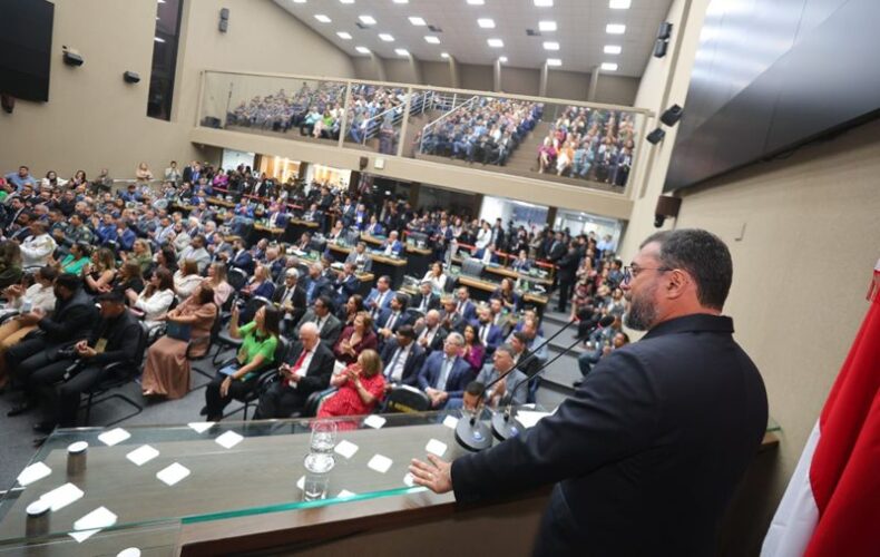 Na abertura dos trabalhos legislativos, governador destaca investimentos em ano difícil