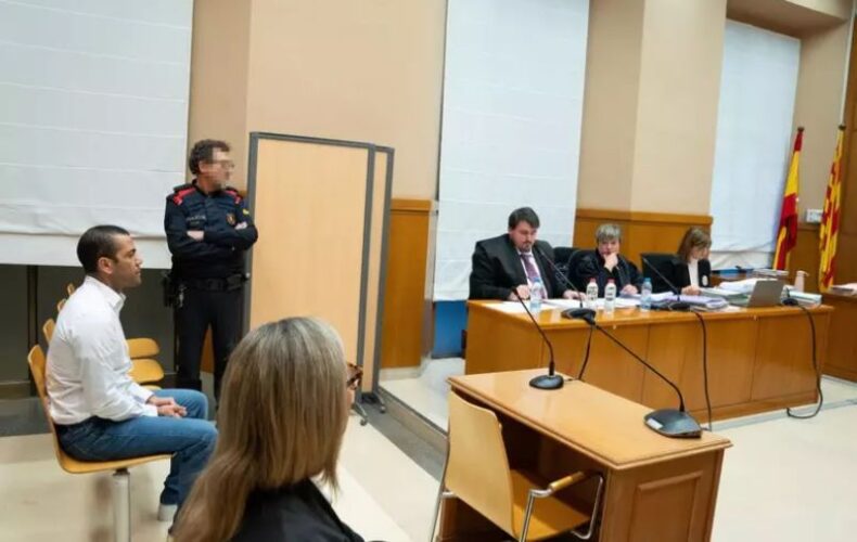 Daniel Alves é condenado a 4 anos e 6 meses de prisão por estupro