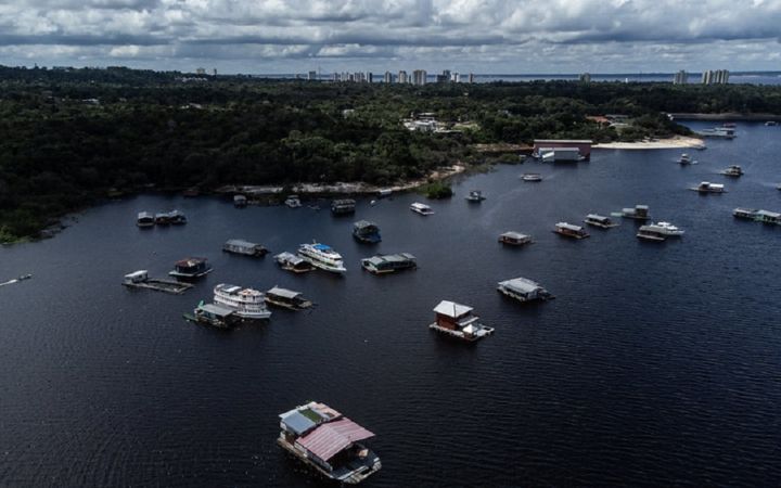 Justiça nega pedido para suspender retirada de flutuantes da orla de Manaus
