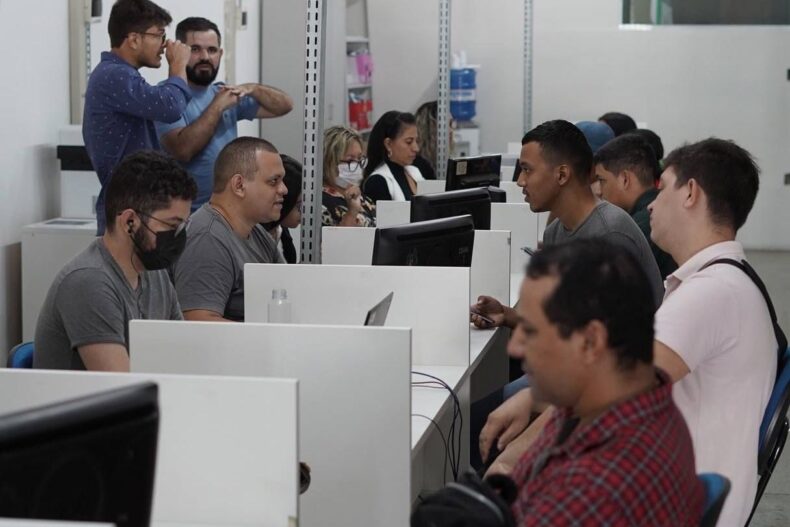 Sine Amazonas divulga 156 vagas de emprego para esta segunda-feira(18)