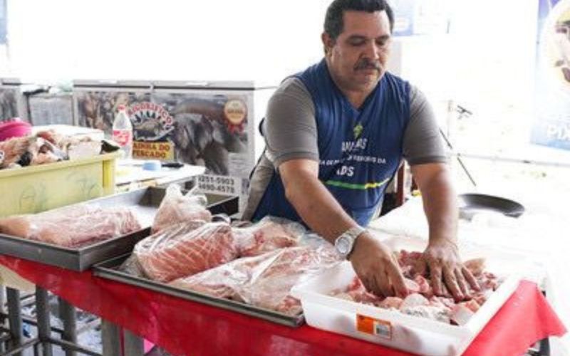 Manaus: Primeiro dia do Feirão do Pescado comercializa 27 toneladas e movimenta mais de R$ 578 mil