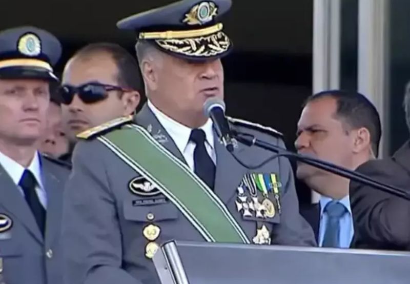Ex-comandante do Exército diz que não removeu acampamento em Brasília por ordem de Bolsonaro