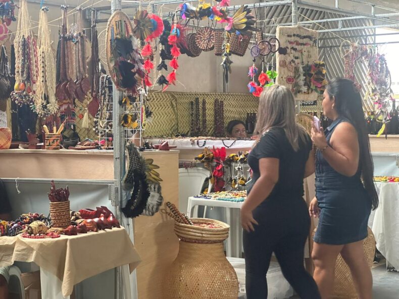 Em Manaus, Feira da Eduardo Ribeiro terá artesanato das etnias indígenas Baré, Tikuna e Sateré-Mawé, neste domingo(28)