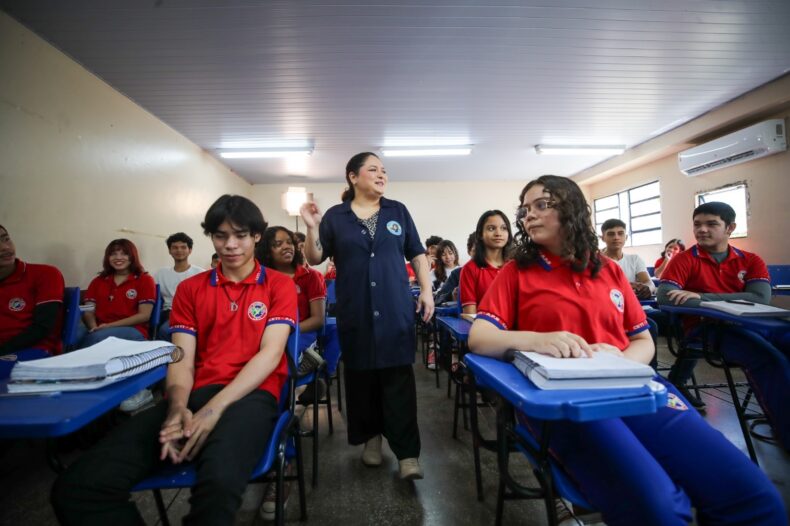 Ensino Bilíngue: Professores explicam metodologia das aulas do segundo idioma em escolas de tempo integral