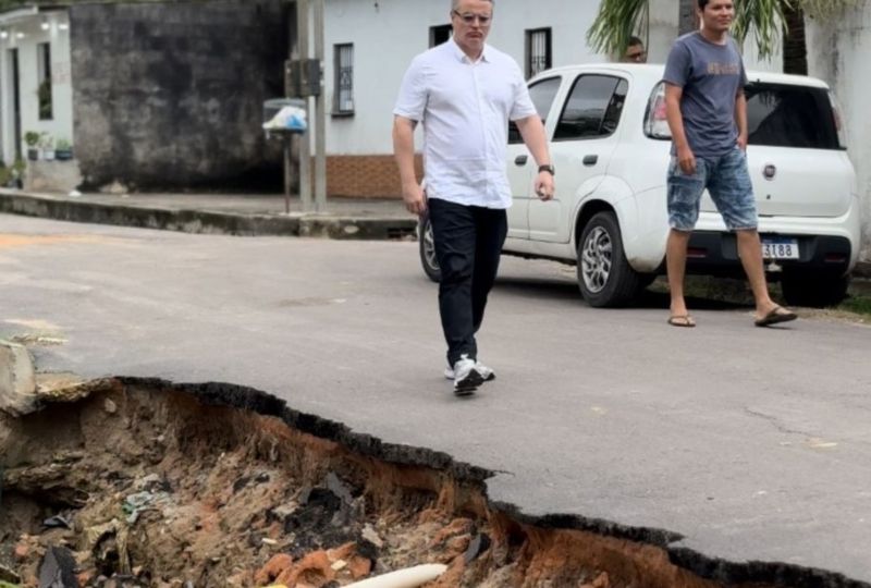 Vereador denuncia desmoronamento de via no Campos Sales, no bairro Tarumã