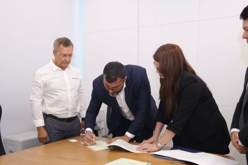 Governador do AM assina termos de Concessão de Direito Real de Uso de quatro áreas de exploração de gás e petróleo pela Petrobras