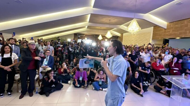 POLÍTICA: Amom venceria David no segundo turno com 5 pontos de vantagem