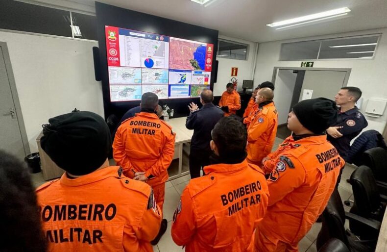 Bombeiros do Amazonas chegam ao Rio Grande do Sul e iniciam mapeamento para ações de busca e resgate