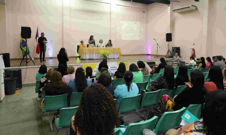 Coordenadores municipais do Bolsa Família participam de encontro na Secretaria de Educação do AM