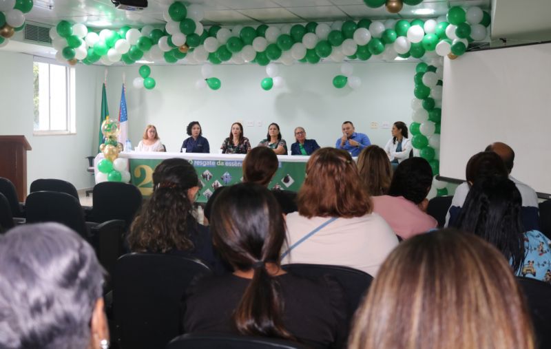 AM: FCecon lança guia sobre oncologia para profissionais de saúde