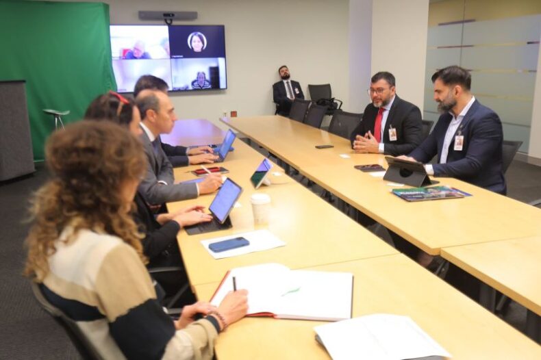 Amazonas: Governador apresenta mercado de crédito de carbono do Estado em agendas com Banco Mundial e certificadora internacional