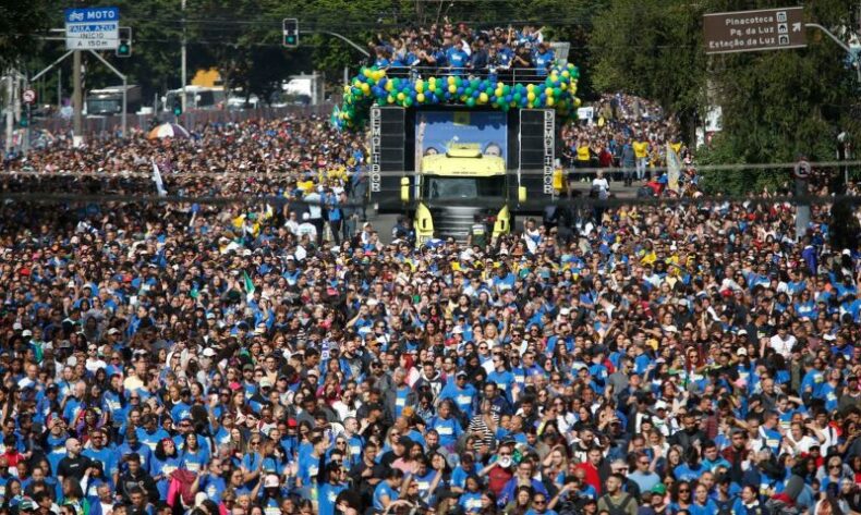 Marcha para Jesus reúne milhares de pessoas na capital paulista