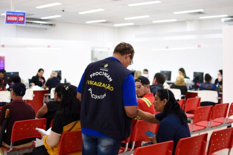 Agências bancárias são fiscalizadas e autuadas pelo Procon-AM por demora no atendimento em Manaus