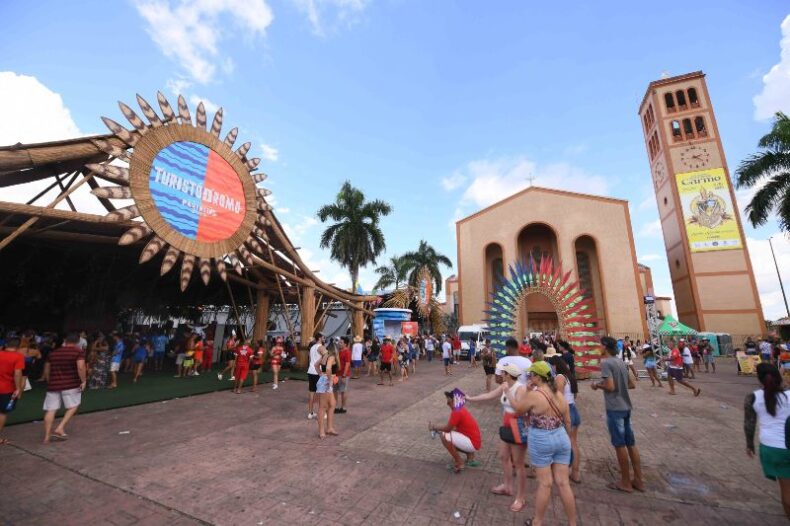 Parintins: Turistódromo reúne de forma gratuita os principais serviços de atendimento aos visitantes
