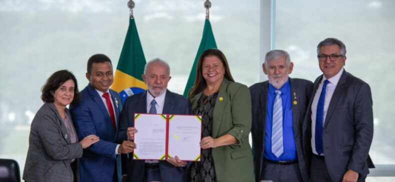 SAÚDE: Lula sanciona lei que prioriza cuidado e qualidade de vida a pacientes com Alzheimer