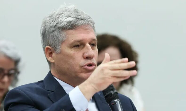 Ministro confirma exoneração no arroz-070