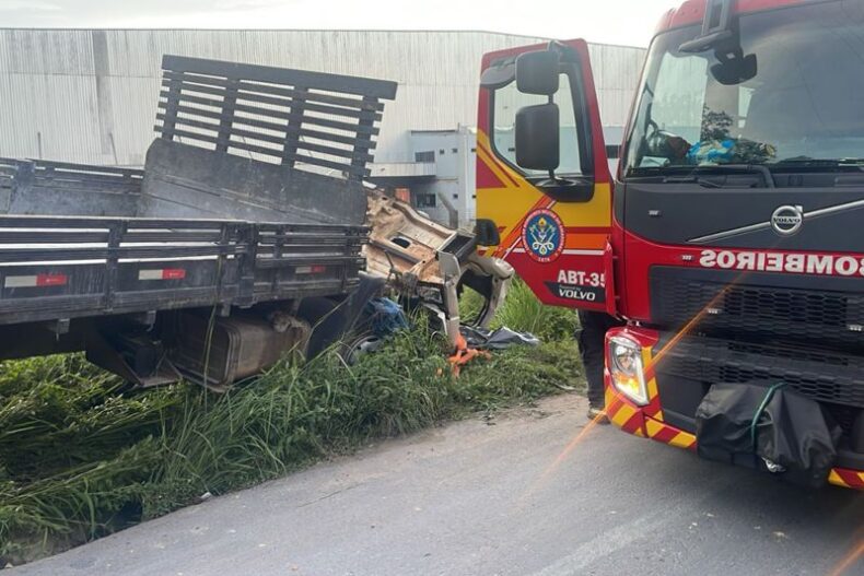 Motorista de caminhão morre esmagado no Distrito Industrial II