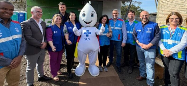 RIO GRANDE DO SUL: Ministério da Saúde entrega 30 ambulâncias e mil computadores para o estado Veículos e equipamentos