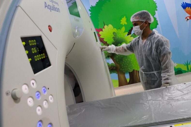 AM: Novos tomógrafos vão agilizar diagnósticos por imagem beneficiando mais de 64 mil pessoas anualmente
