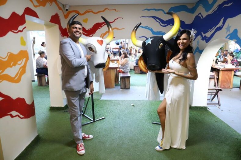 Parintins no Dia dos Namorados: quando os contrários se atraem, a torcida é pelo amor