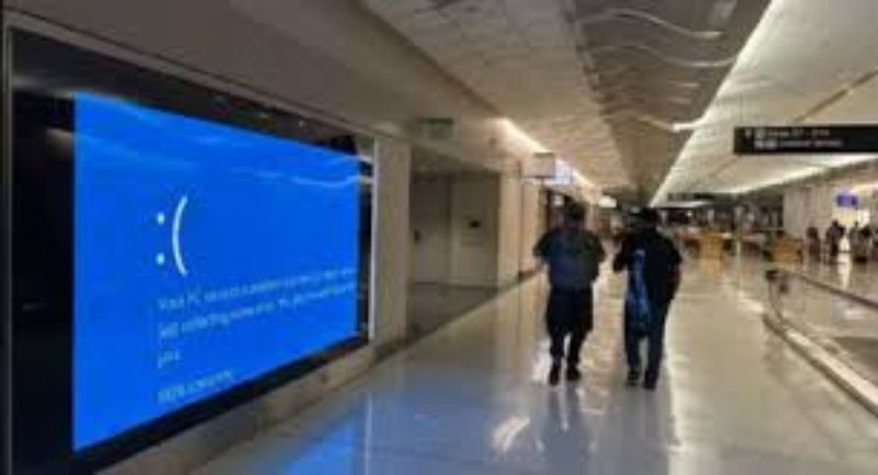 APAGÃO GLABAL de tecnologia afeta voos, bancos e serviço de emergência; o que se sabe até agora