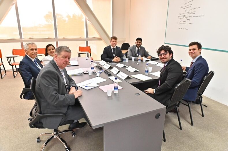 Competição Internacional de Direito avança para etapa de negociações envolvendo estudantes de 15 países