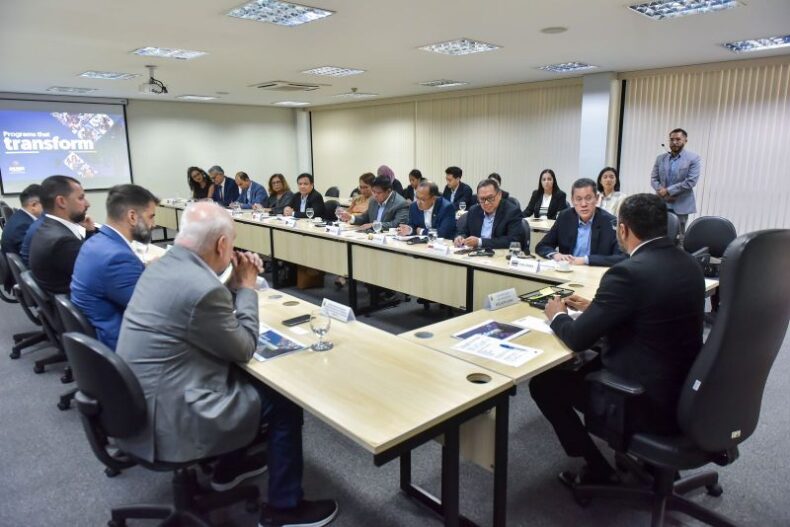 GOVERNADOR do AM reúne com comitiva de embaixadores da Ásia e propõe ações de cooperação
