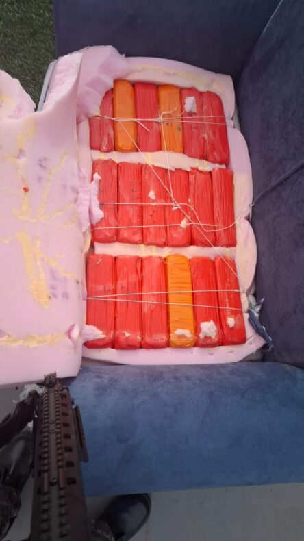 Em duas ações distintas, policiais da BASE ARPÃO I apreendem mais de 30 kg de drogas