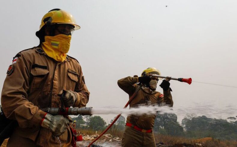 CIDADE/ESTIAGEM: 1,6 mil focos de incêndio em Manaus e 13,9 mil no interior foram combatidos pelo Corpo de Bombeiros