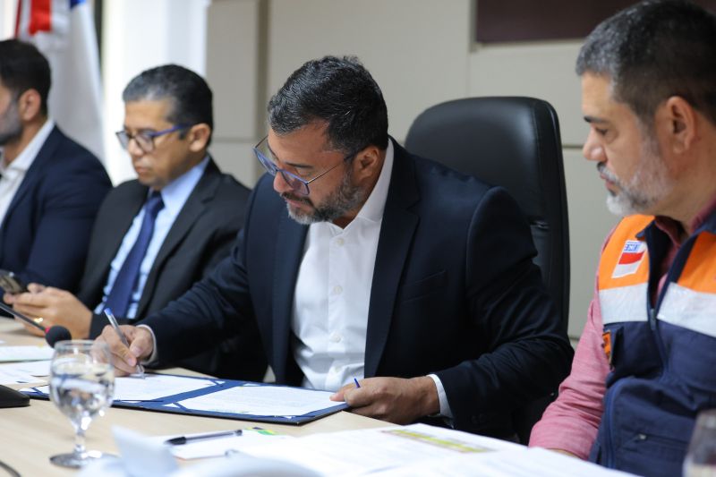 Governador do AM antecipa auxílio estadual para famílias atingidas pela estiagem