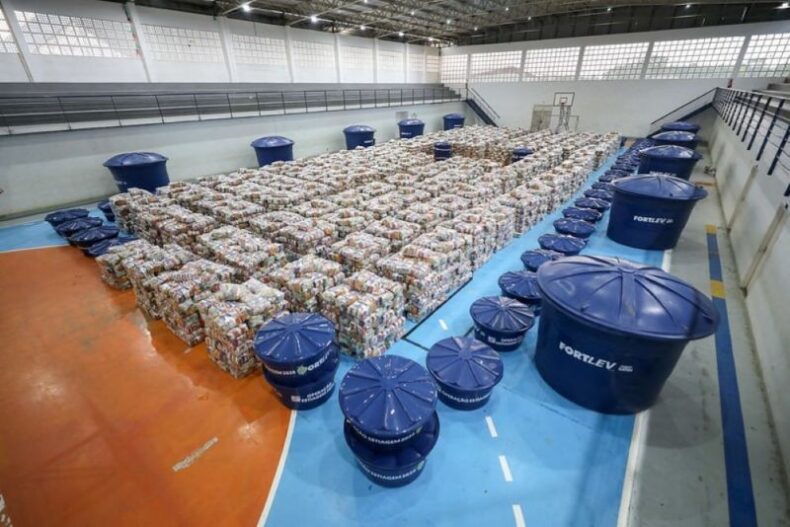 ESTIAGEM - incendios combatidos na capital-010