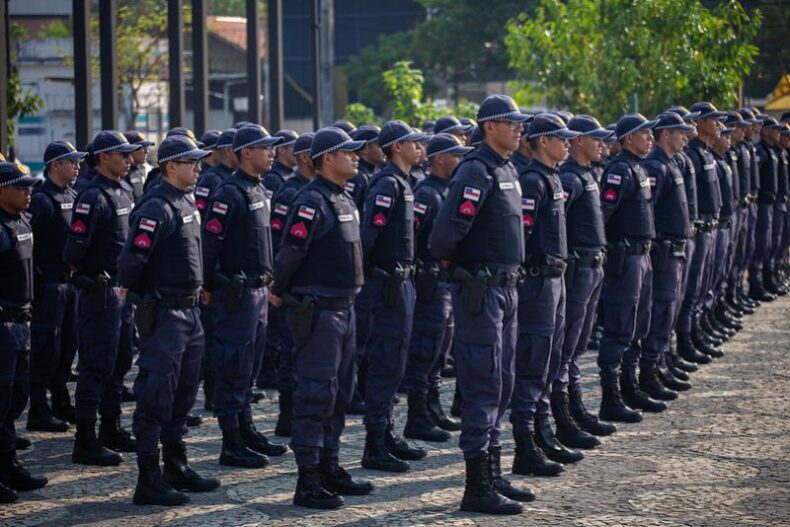 Alunos SOLDADOS da Polícia Militar do AM reforçam policiamento ostensivo, em Manaus