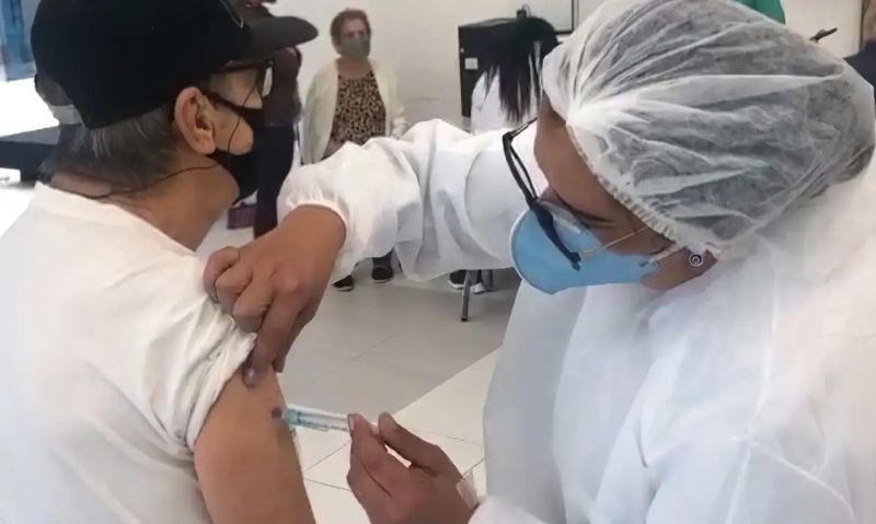 FIOCRUZ alerta para alta de casos graves de covid-19