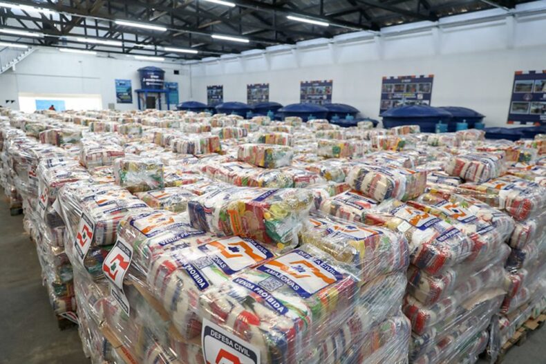 GERAL/Estiagem no AM: 1,8 mil toneladas de alimentos foram distribuídas para regiões mais afetadas pela seca
