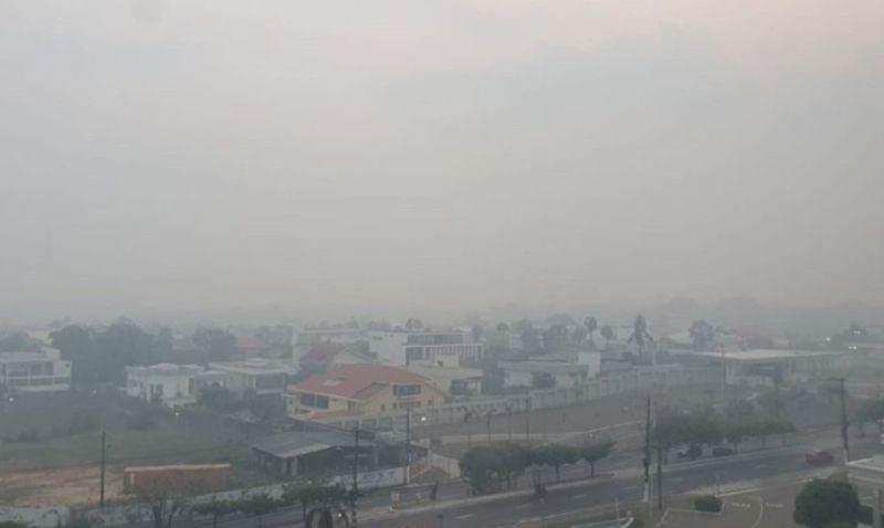 CIDADE: Manaus amanhece encoberta por fumaça e qualidade do ar é considerada péssima nesta quinta (19)