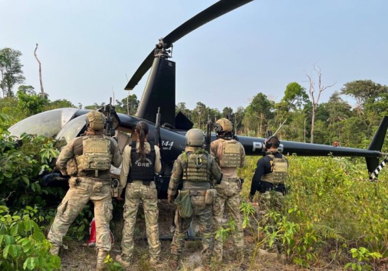 CIDADE: PF apreende 238 kg de DROGAS em helicóptero no interior do Amazonas