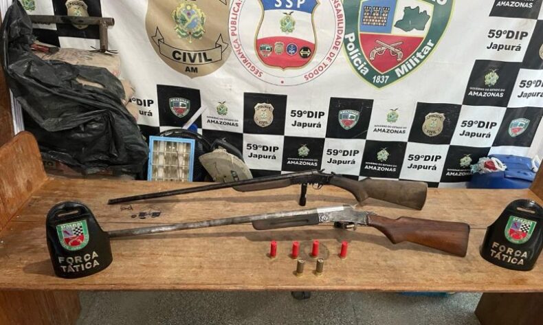 No município de JAPURÁ, policiais apreendem duas armas de fogo em um ramal